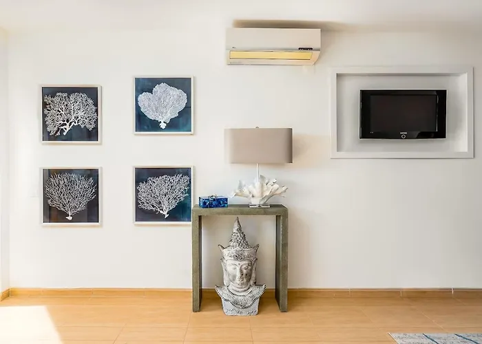 Stylish With A View And 포티마오