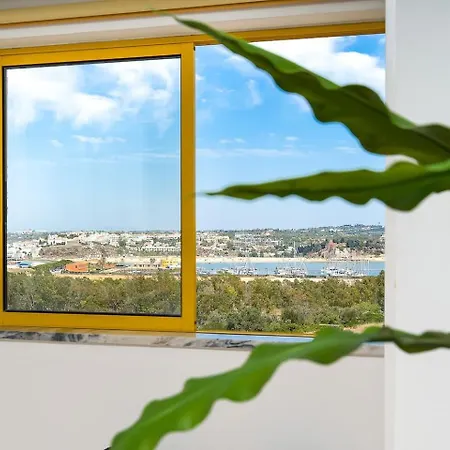 Stylish With A View And 아파트