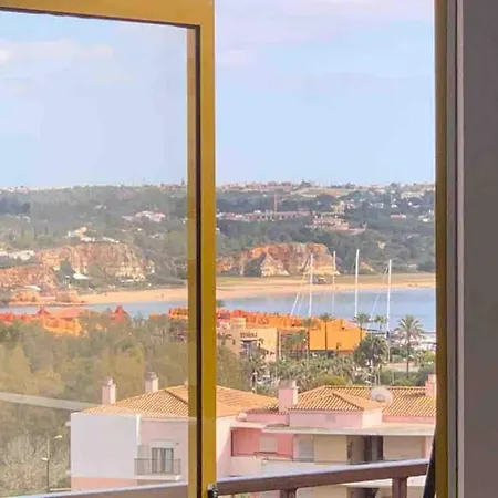 Stylish With A View And 포티마오